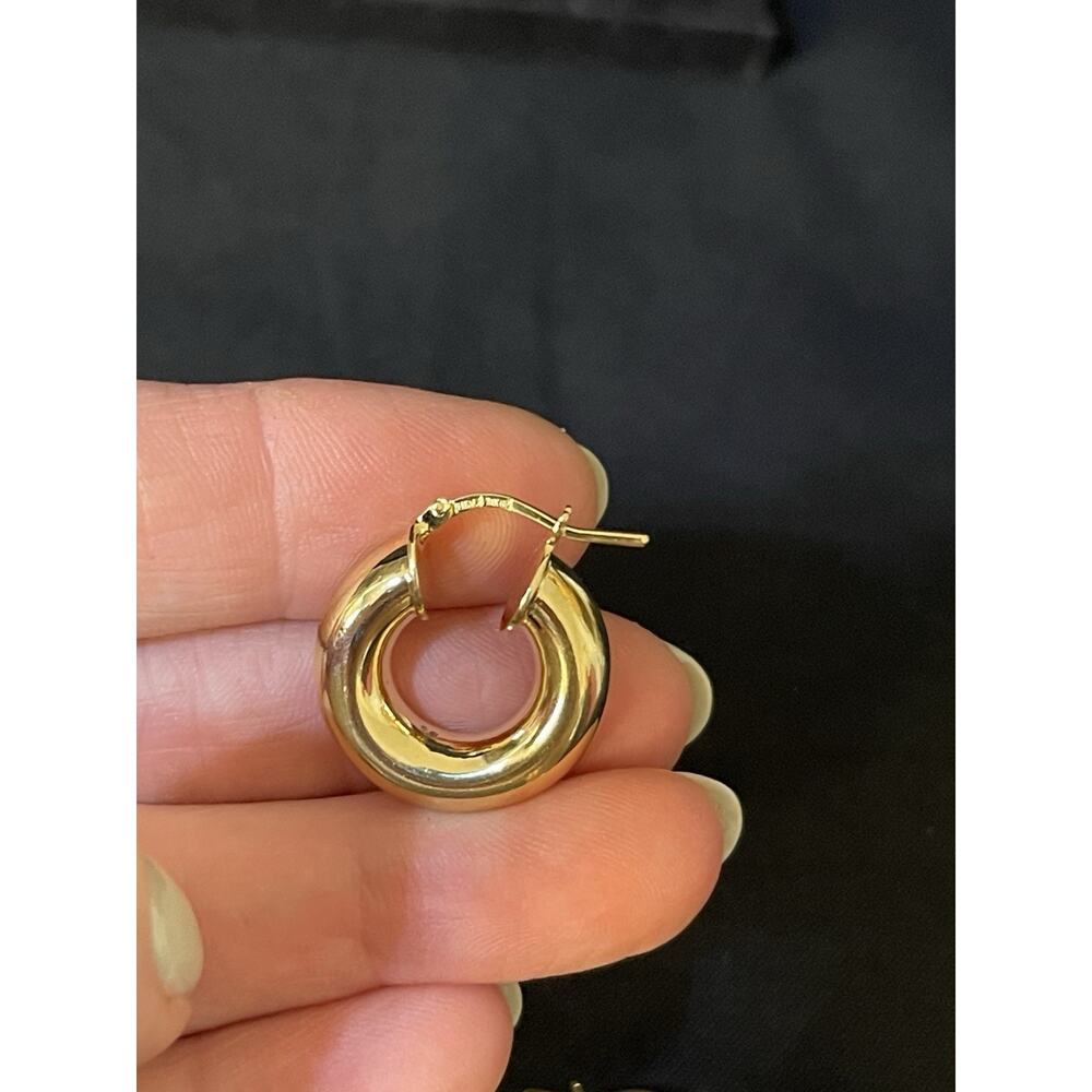 Vintage Signed 18 KGP Italy 1" Hoop Earrings Gold Plated - Picture 3 of 6